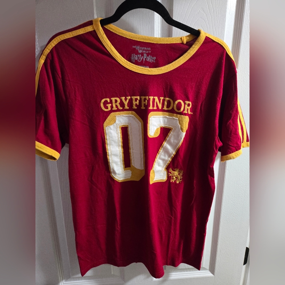 Gryffindor Universal Studios Orlando 07 Red and Yellow T-Shirt Harry Potter